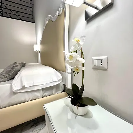 MILUAR Luxury - Vanvitelli Couette-café Naples
